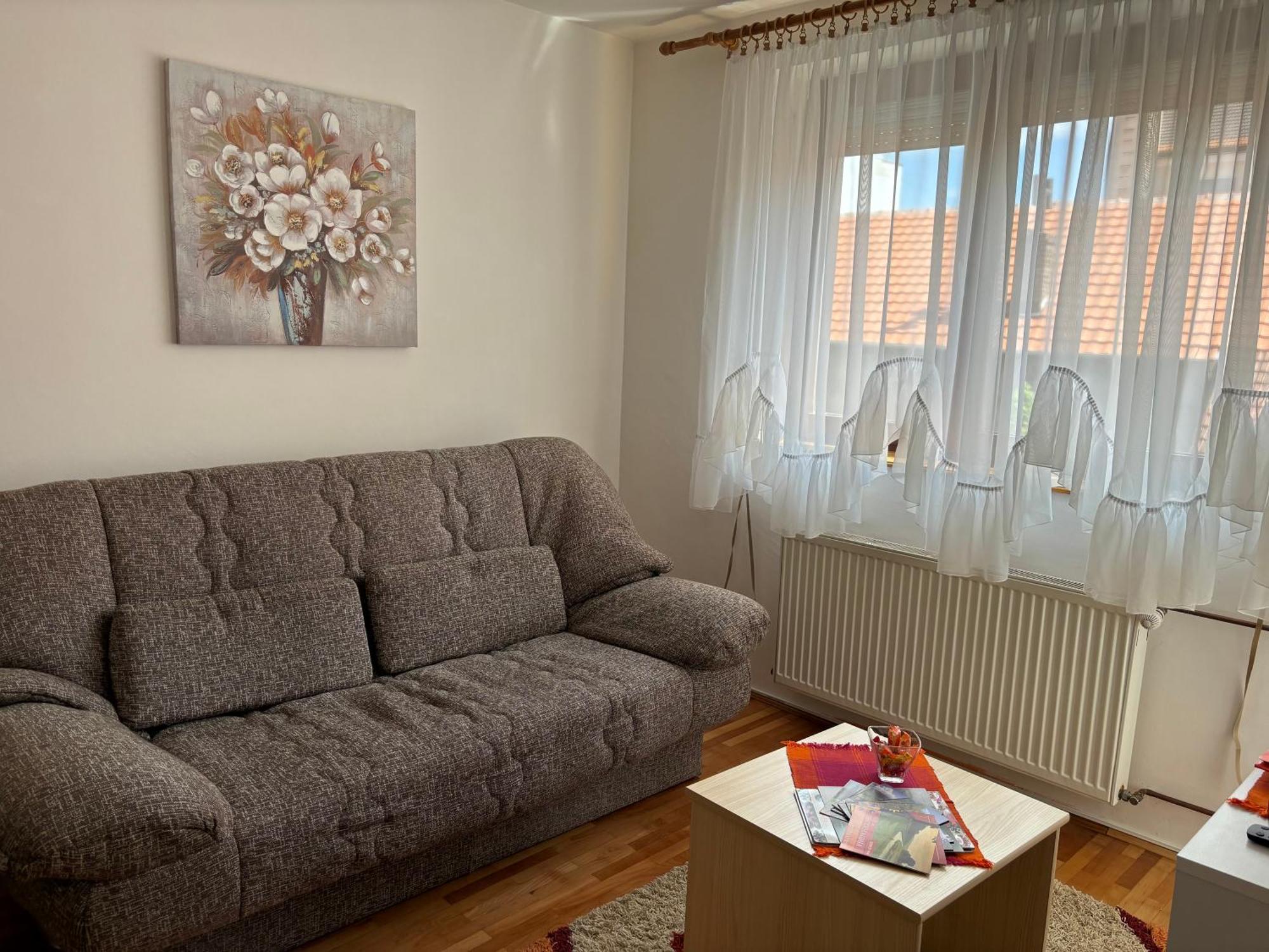 Lenka Apartman *